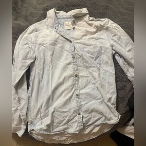 American Eagle light weight denim shirt